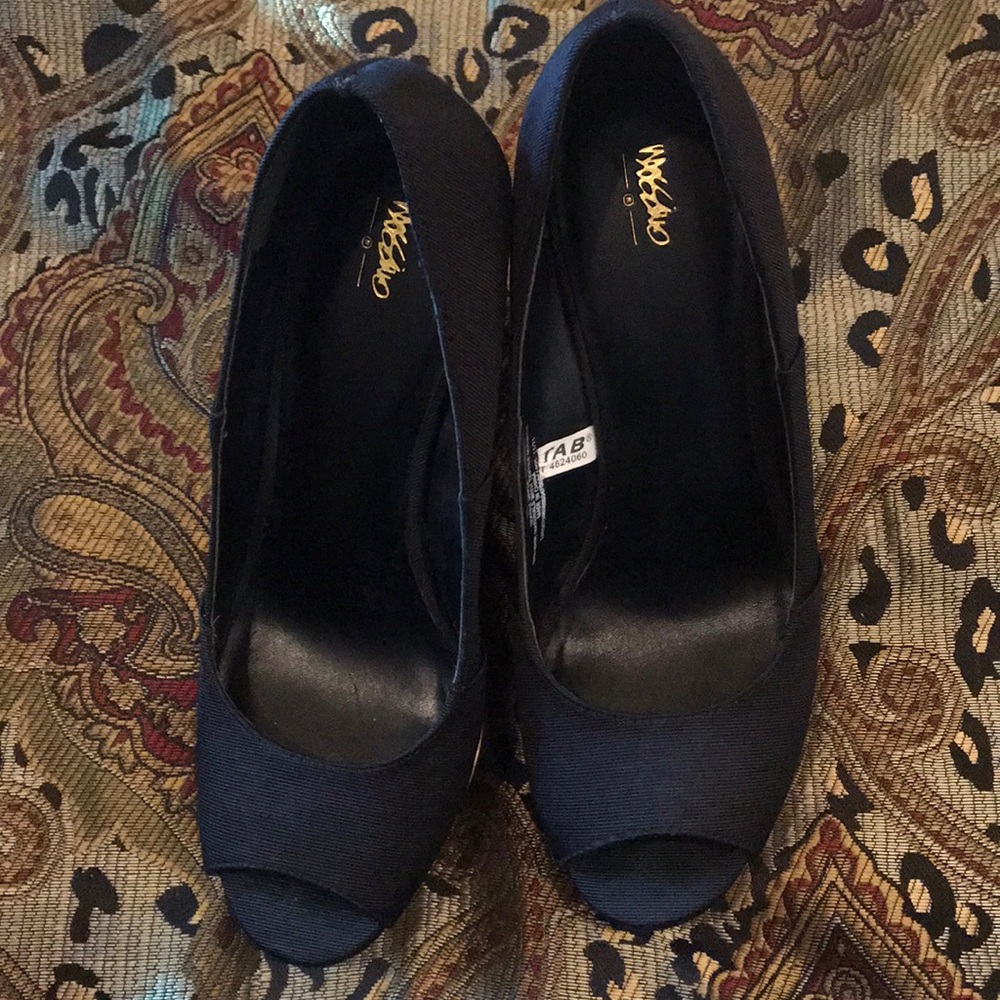 Mossimo black wedges